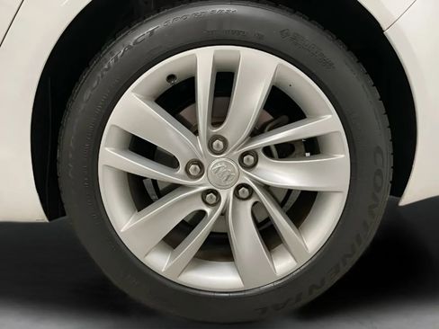 Used 2016 Buick Regal Premium w/ Driver Confidence Package #2 FWD image 26