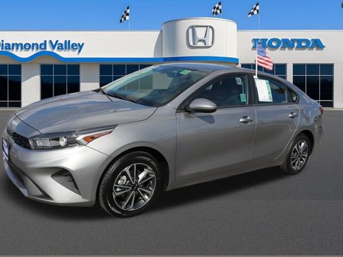 Used 2023 Kia Forte LXS image 3