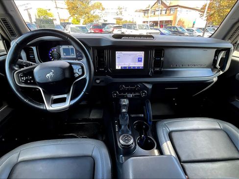 Used 2023 Ford Bronco Black Diamond w/ Sasquatch Package image 21