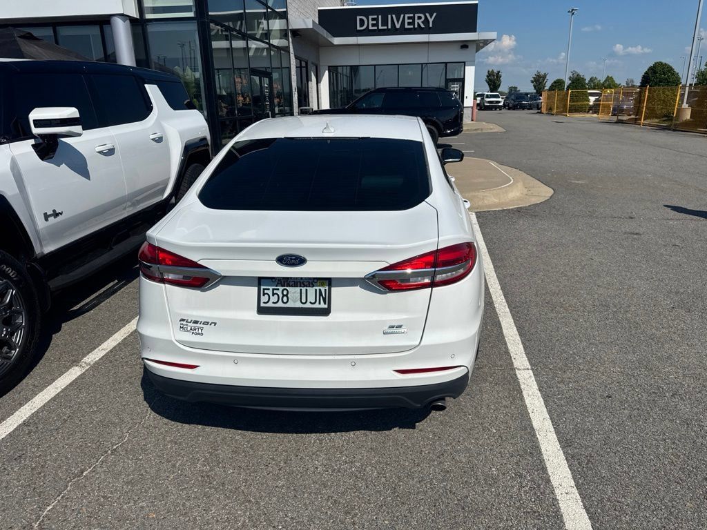 Used 2019 Ford Fusion SE FWD image 6