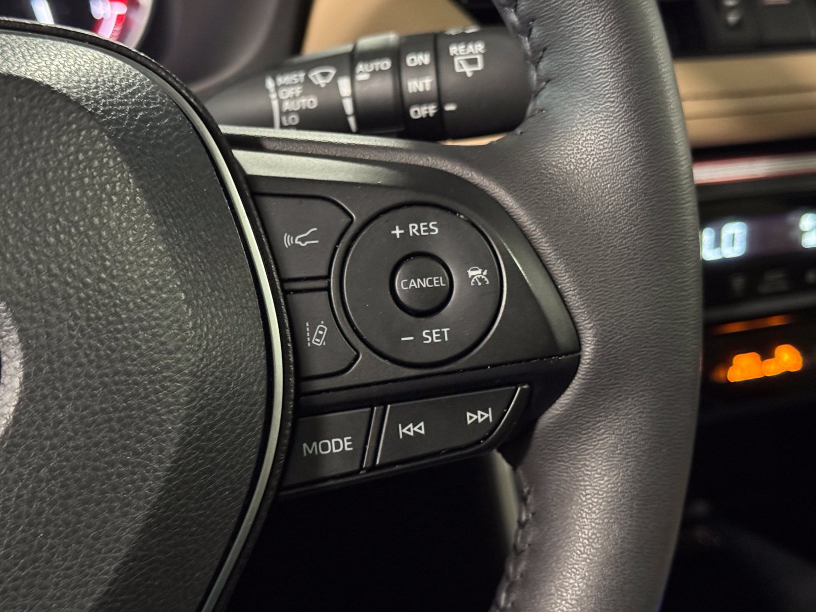 Used 2025 Toyota RAV4 XLE Premium w/ Weather Package AWD/4WD image 29