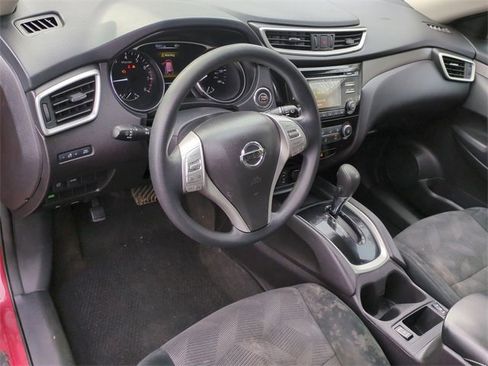 Used 2016 Nissan Rogue SV image 11