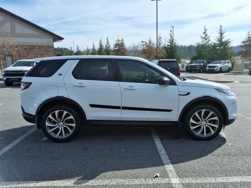 Used 2022 Land Rover Discovery Sport SE image 4