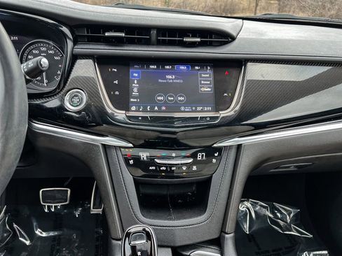 Used 2023 Cadillac XT6 Sport w/ Technology Package image 17