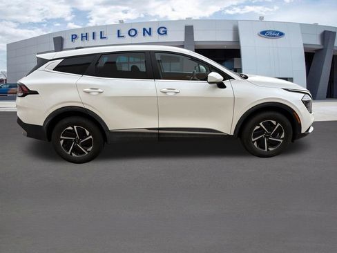 Used 2023 Kia Sportage LX image 7