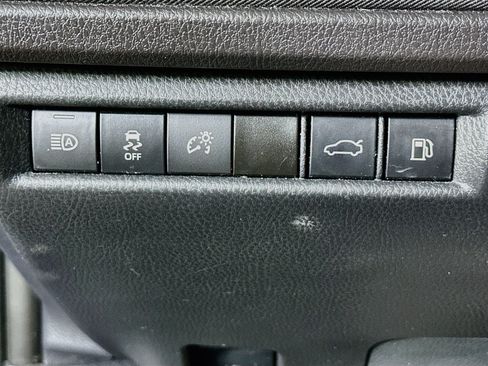 Used 2025 Toyota Camry LE FWD image 17