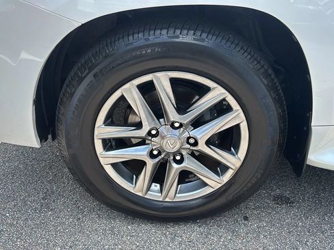 Used 2013 Lexus LX 570 4WD w/ Luxury Pkg image 27
