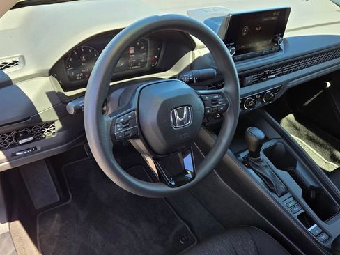 Used 2025 Honda Accord SE image 9