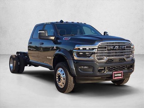 New 2026 RAM 4500 4x4 Crew Cab DRW w/ Laramie Trim Package image 7