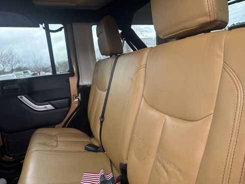 Used 2015 Jeep Wrangler Unlimited Sahara w/ Connectivity Group image 11