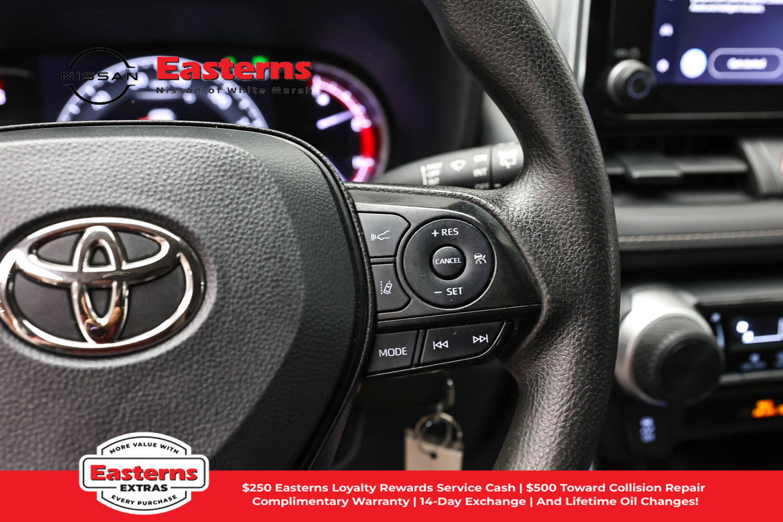 Used 2023 Toyota RAV4 LE AWD/4WD image 16