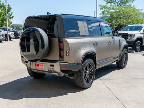 Used 2025 Land Rover Defender 110 X-Dynamic SE AWD/4WD image 7