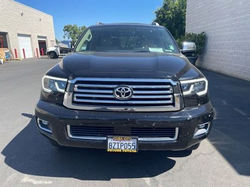 Used 2022 Toyota Sequoia Platinum AWD/4WD image 2