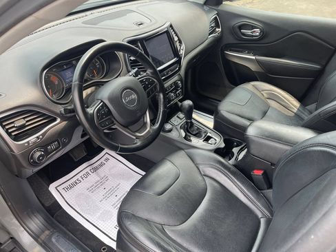 Used 2019 Jeep Cherokee Limited AWD/4WD image 14