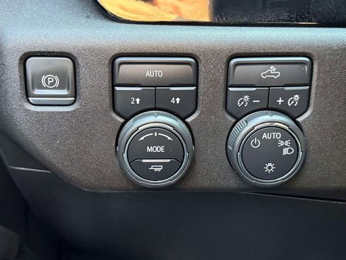 Used 2022 Chevrolet Silverado 1500 LT image 26