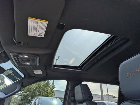 Certified 2025 Chevrolet Silverado 2500 High Country w/ High Country Premium Package AWD/4WD image 19