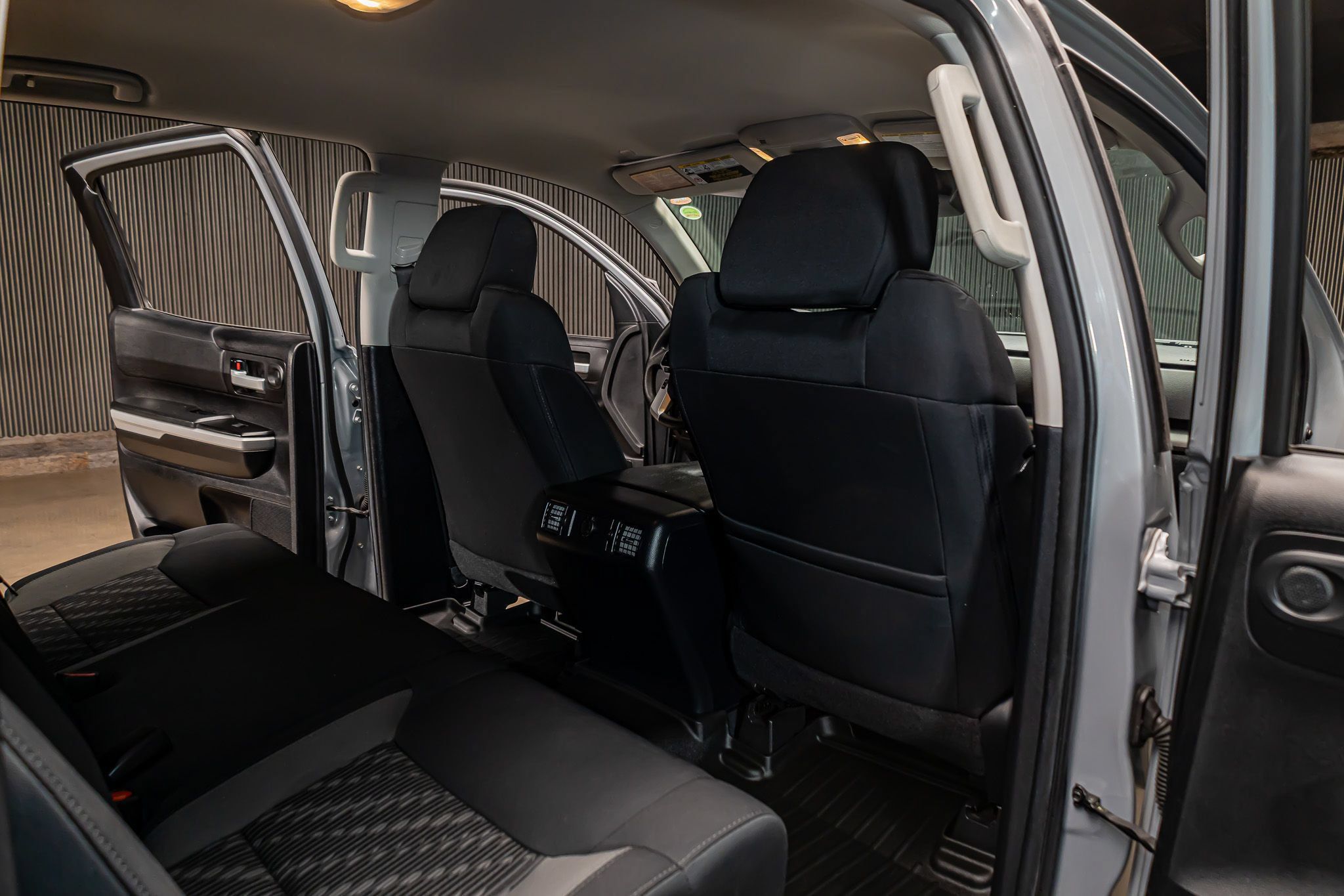 Used 2019 Toyota Tundra SR5 w/ SR5 Upgrade Package AWD/4WD image 24