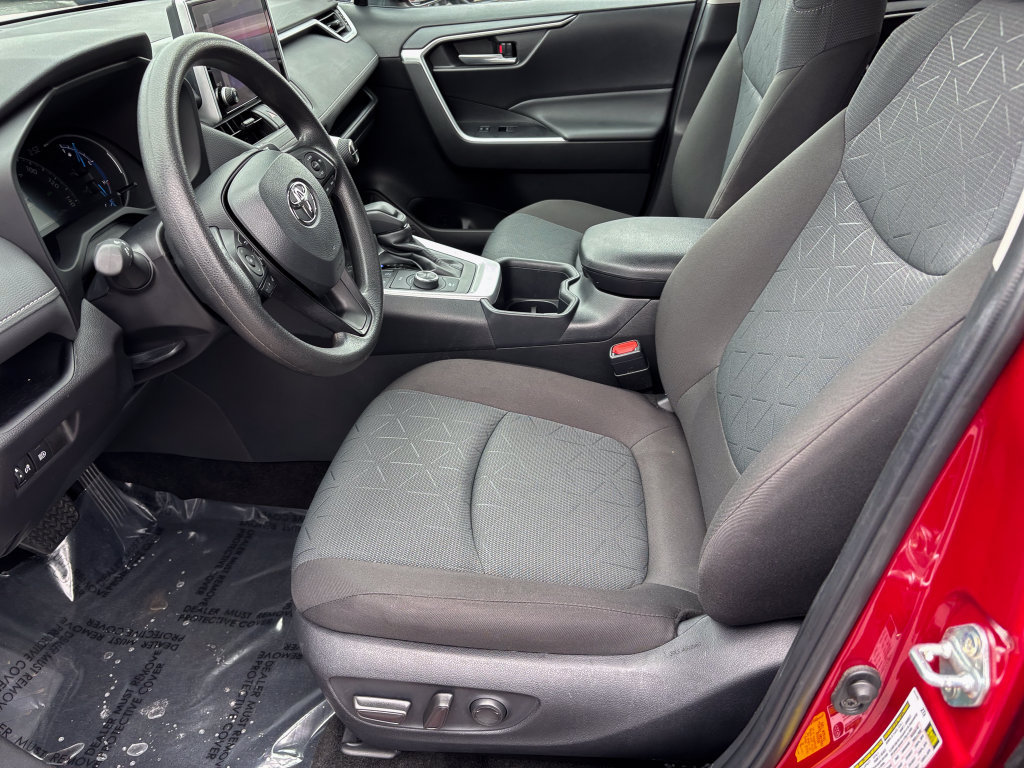 Certified 2025 Toyota RAV4 XLE AWD/4WD image 19