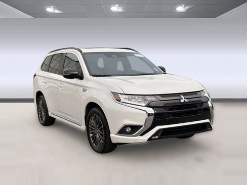 Used 2022 Mitsubishi Outlander LE image 7