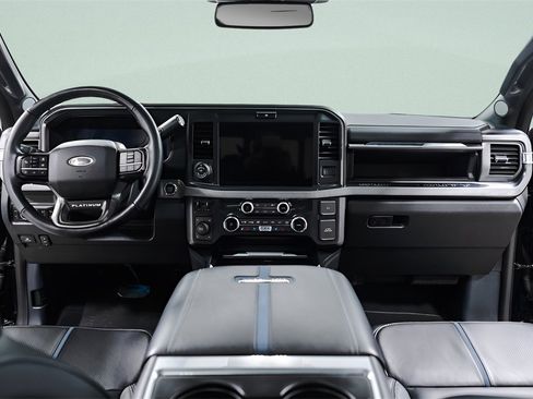 Used 2025 Ford F250 Platinum image 9