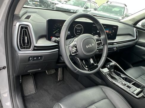 Certified 2024 Kia Sorento SX image 24