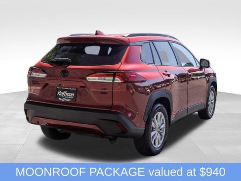 Used 2022 Toyota Corolla Cross LE w/ Moonroof Package AWD/4WD image 5