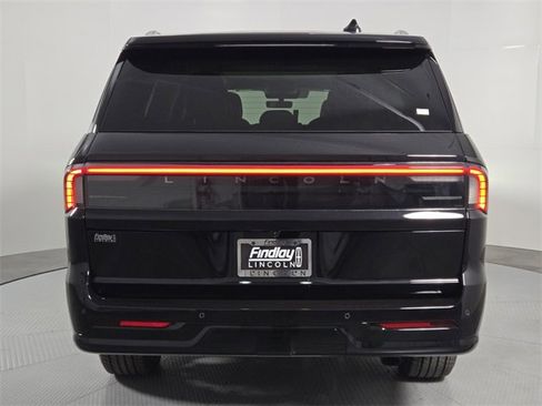 New 2025 Lincoln Navigator L Reserve image 5