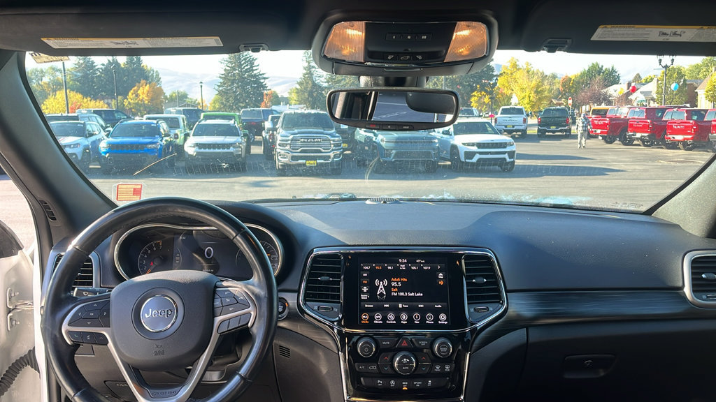 Used 2020 Jeep Grand Cherokee Altitude AWD/4WD image 21