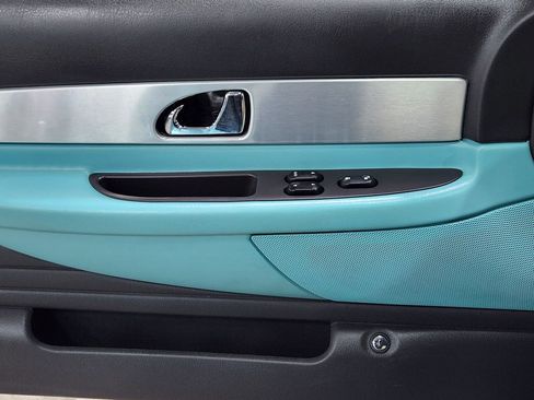 Used 2002 Ford Thunderbird w/Hardtop Premium image 38