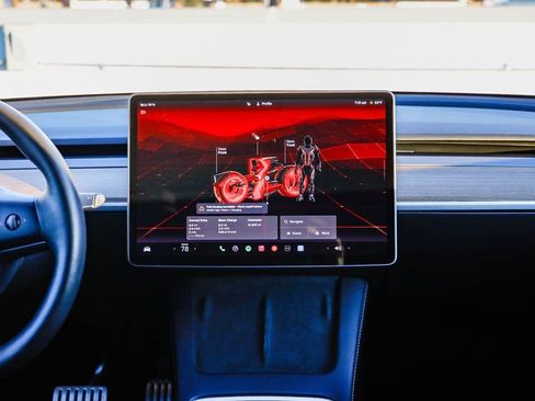 Used 2024 Tesla Model Y Performance image 14