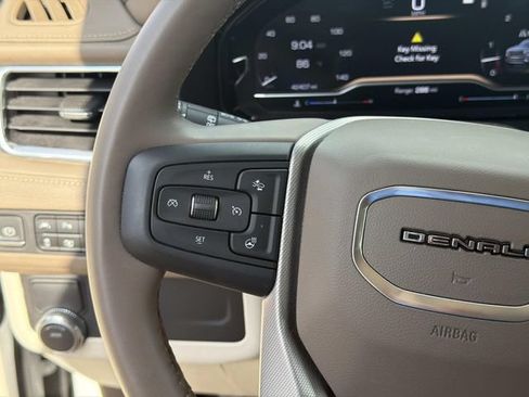 Used 2023 GMC Yukon XL Denali RWD image 29
