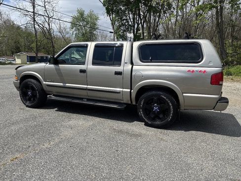 Used 2003 Chevrolet S10 Pickup LS AWD/4WD image 17