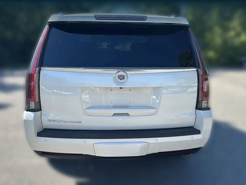 Used 2015 Cadillac Escalade Luxury image 6
