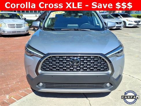 Used 2024 Toyota Corolla Cross XLE image 2