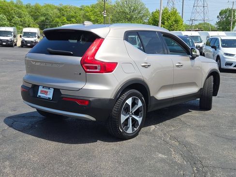 Used 2024 Volvo XC40 B5 Plus AWD/4WD image 12