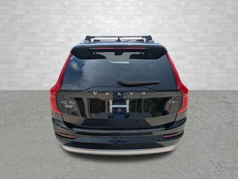 Used 2022 Volvo XC90 T6 Momentum w/ Climate Package AWD/4WD image 3