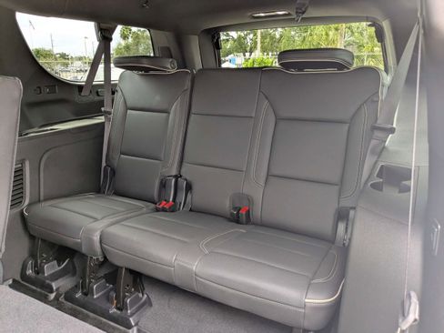 Used 2025 GMC Yukon XL Elevation image 15