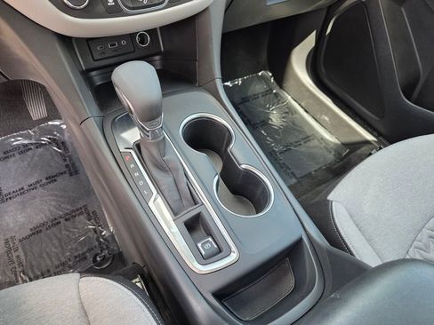 Used 2024 Chevrolet Equinox LS w/ LS Convenience Package FWD image 25