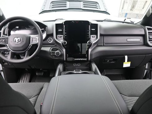 New 2026 RAM 1500 4x4 Crew Cab image 24
