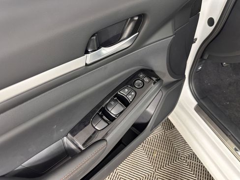 New 2025 Nissan Altima 2.5 SR image 29