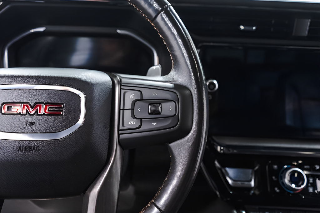 Used 2023 GMC Sierra 1500 AT4 w/ Technology Package AWD/4WD image 11