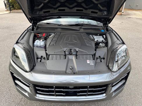 Used 2025 Porsche Cayenne GTS image 23