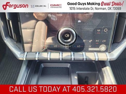 New 2026 GMC Acadia AT4 w/ Luxury Package AWD/4WD image 32