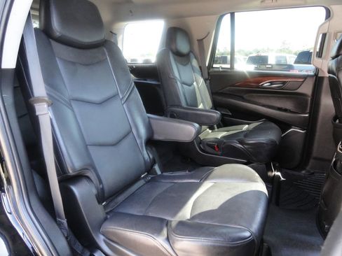 Used 2015 Cadillac Escalade Premium RWD image 7