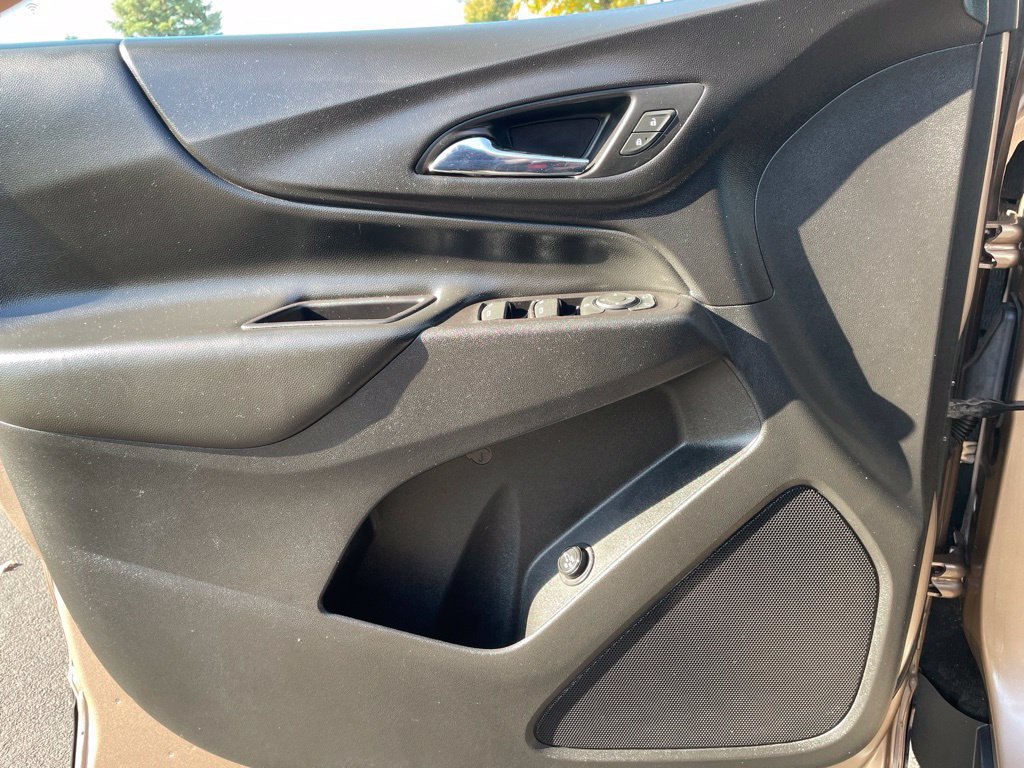 Used 2019 Chevrolet Equinox LT AWD/4WD image 16