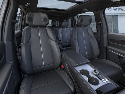 New 2026 Cadillac Vistiq Luxury AWD/4WD image 16