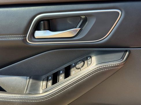 Used 2021 Nissan Rogue SV w/ Premium Package image 23