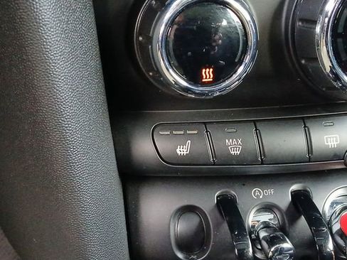 Used 2024 MINI Cooper 2-Door Hardtop image 13