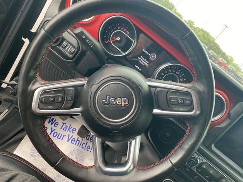 Used 2022 Jeep Gladiator Rubicon w/ LED Lighting Group AWD/4WD image 15