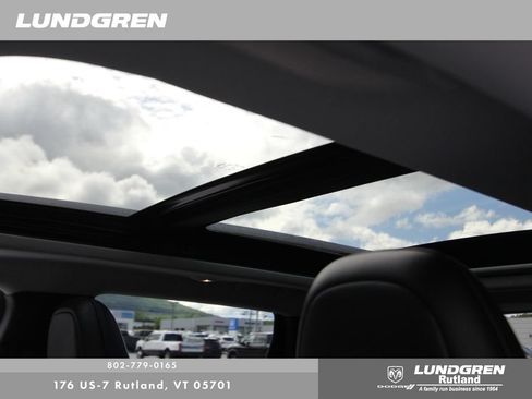 Used 2021 Jeep Cherokee Limited w/ Mopar Interior Package AWD/4WD image 47